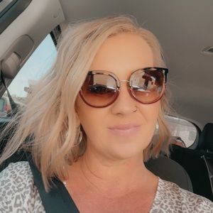 Meet your Posher, Deanna